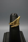 Anillo Diseño Ondulado – Oro Laminado size ajustable