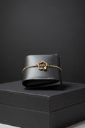 Pulsera Dorada “Mama” con Mariposas y Piedras – Ajustable