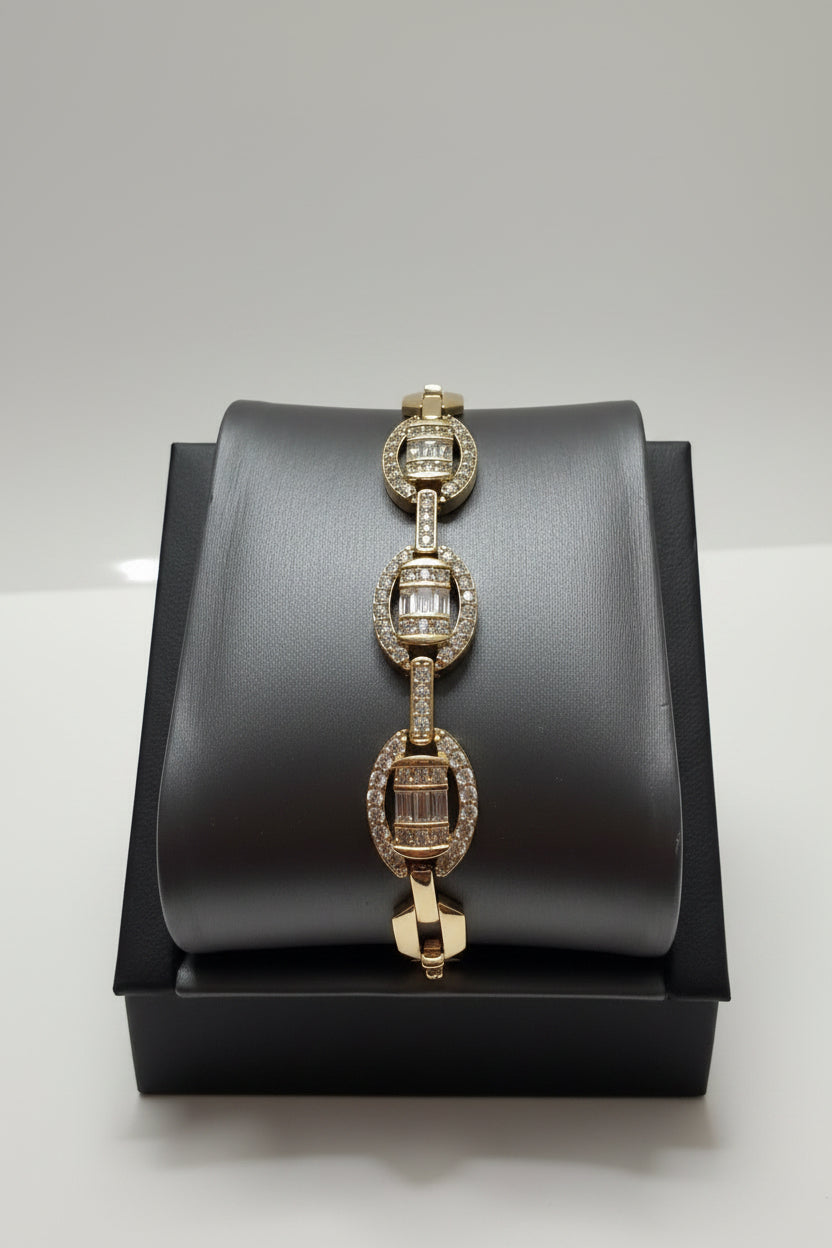 Pulsera de Oro Laminado con Óvalos y Piedras Brillantes – 7.5”