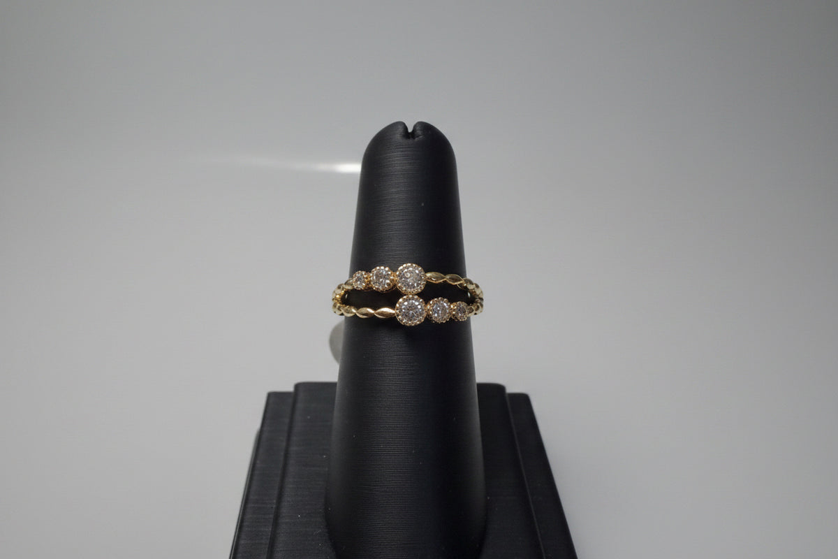 Anillo de Oro Laminado con Zirconias