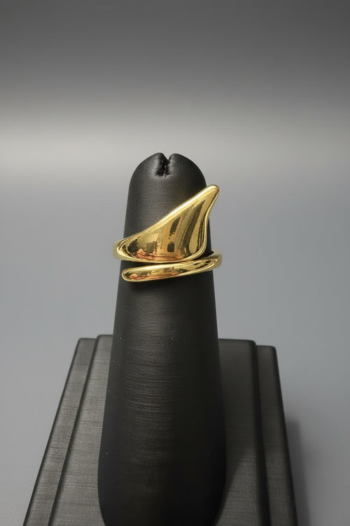 Anillo Diseño Ondulado – Oro Laminado size ajustable