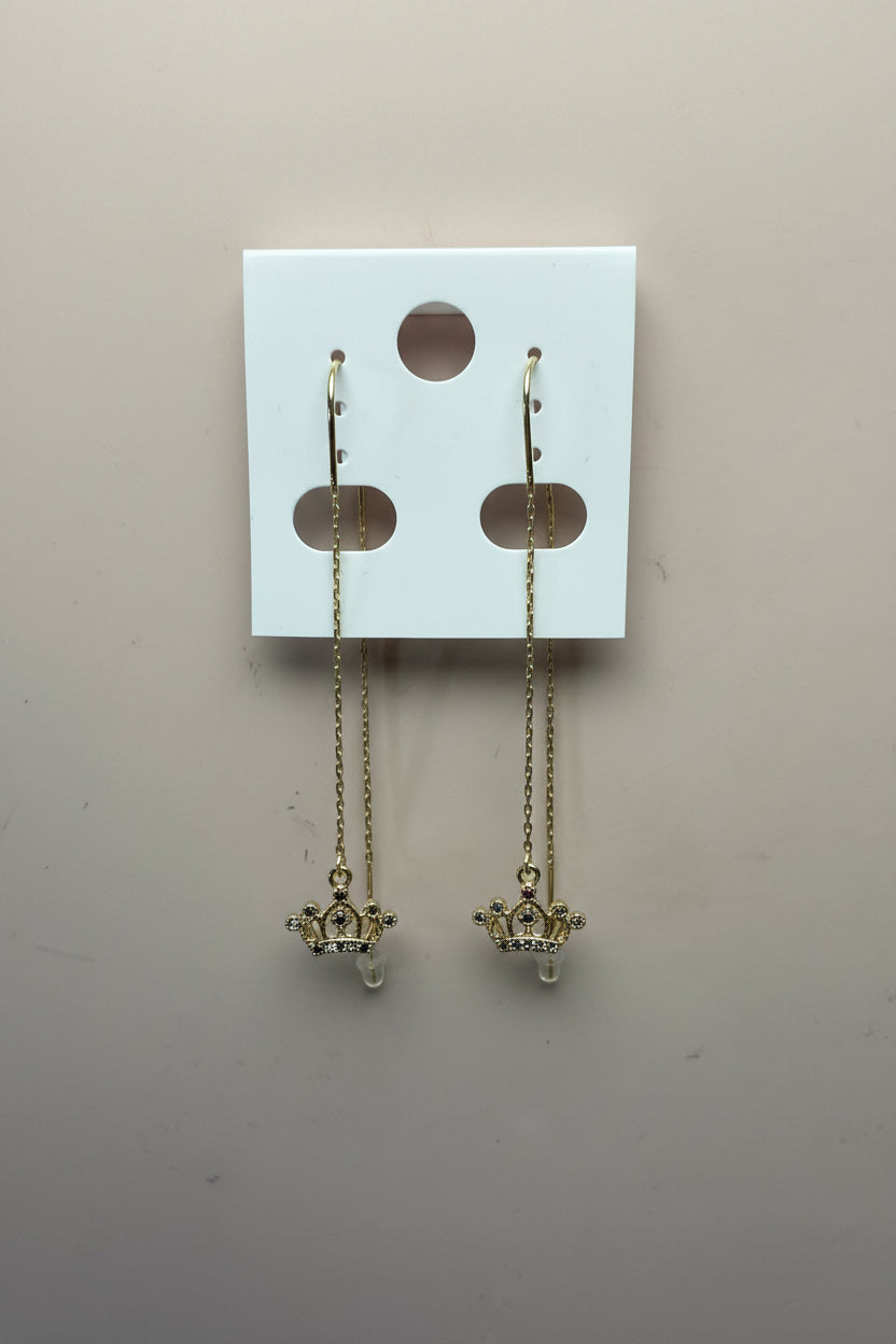 Aretes Largos Laminados Dorados con Corona y Cristales